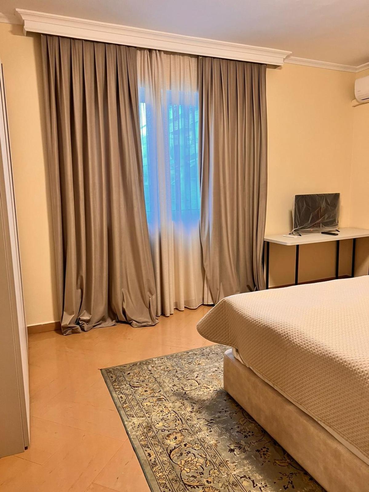Villa Chaplin Tirana Bagian luar foto