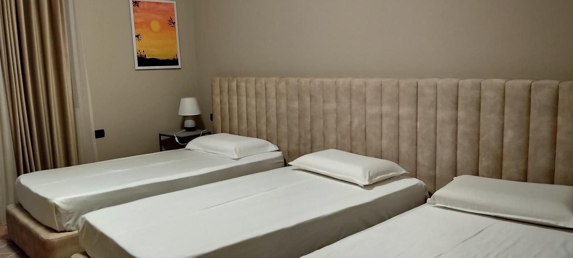 Villa Chaplin Tirana Bagian luar foto